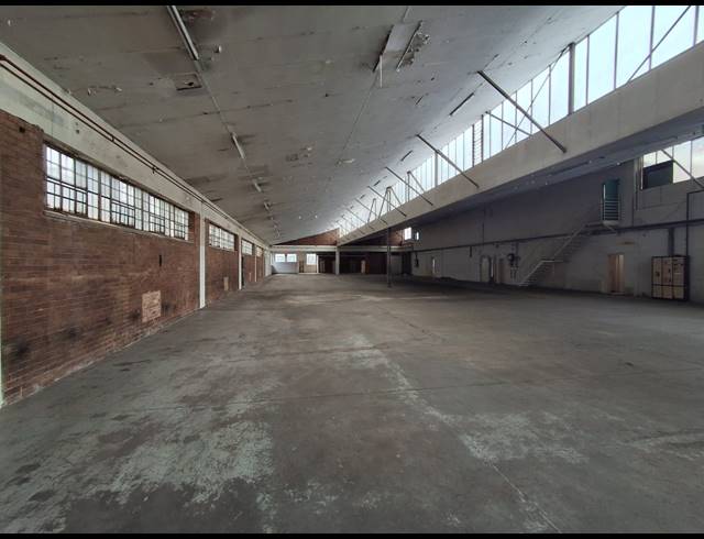 1,563M² WAREHOUSE TO LET IN BENROSE